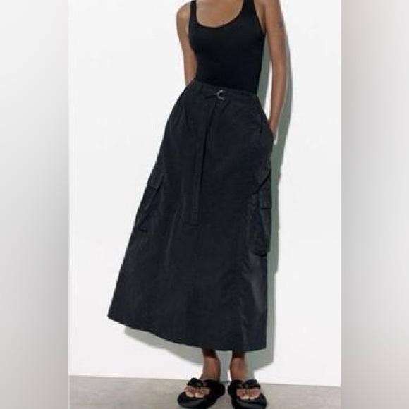 NWT ZARA Nylon Black Long Cargo Skirt With Back Slit Size XS - Picture 2 of 10